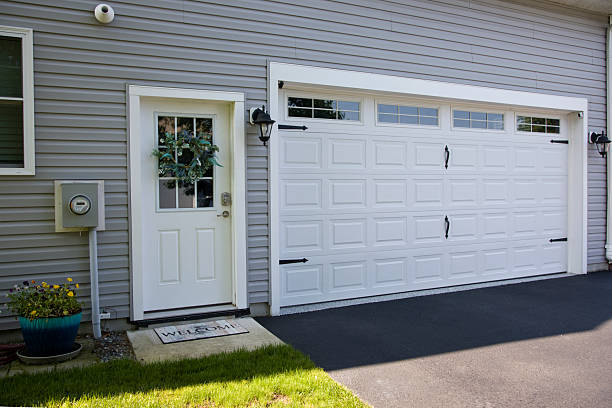 24/7 Emergency Garage Door Installation experts in Castle Point, MO